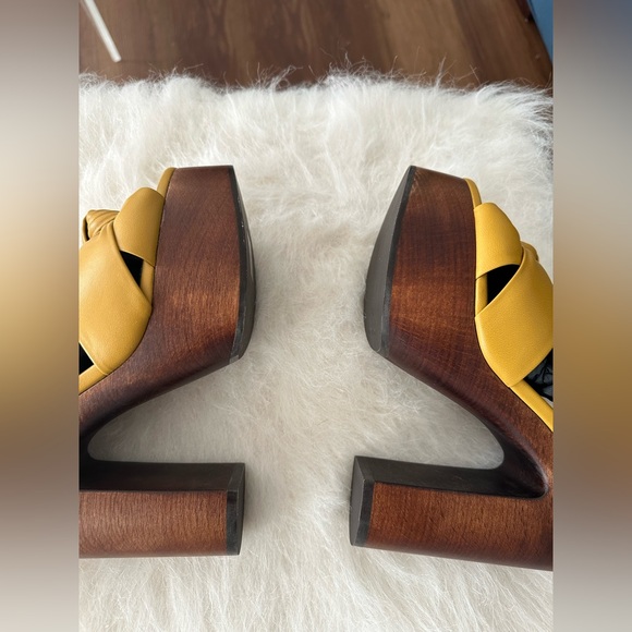 Saint Laurent Bianca Knotted Yellow Platform Heels - Picture 5 of 8